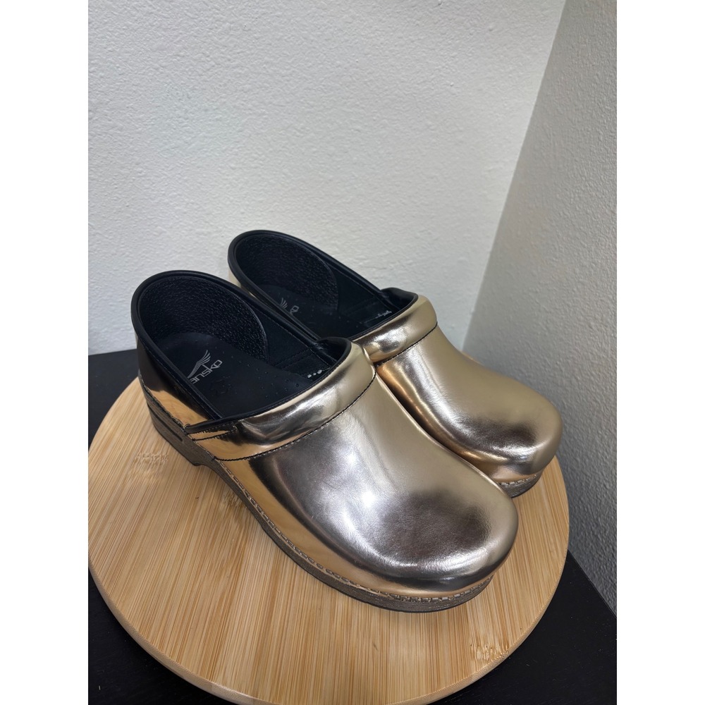 Dansko Clogs 41/42 Professional Gold Metallic Leather Mismatched Pair Clogs